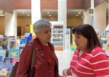El trámite para migrantes en Correos Cuenca esquiva el colapso