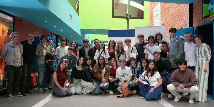 Estudiantes de la Facultad de Comunicación presentan sus documentales sobre la UCLM en la gran pantalla