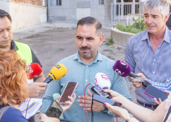 Guadalajara ensancha aceras junto al Asilo y reorganiza el tráfico en María Pacheco sin perder casi todo el aparcamiento