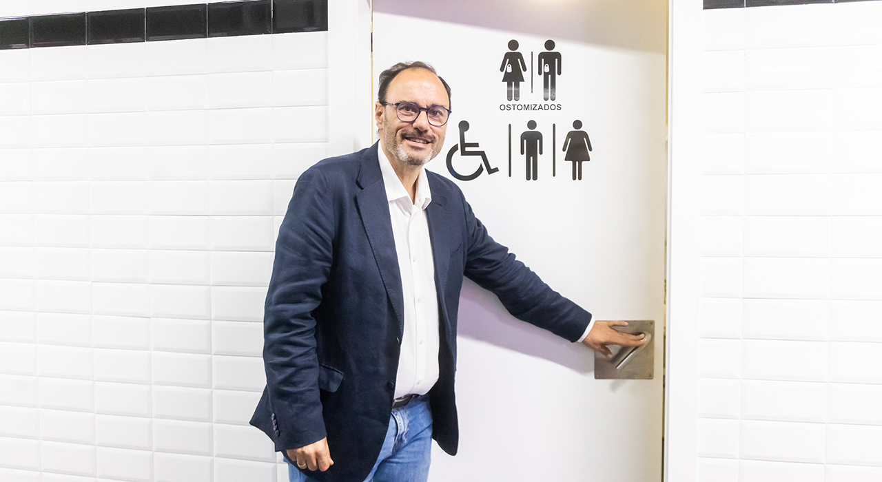 Guadalajara incrementa su red de aseos para personas ostomizadas con dos nuevas instalaciones adaptadas 2 Guadalajara incrementa su red de aseos para personas ostomizadas con dos nuevas instalaciones adaptadas