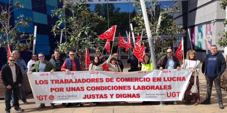 Guadalajara se suma a la huelga del comercio y textil: UGT denuncia un convenio que consolida la precariedad 1 Guadalajara se suma a la huelga del comercio y textil UGT denuncia un convenio que consolida la precariedad