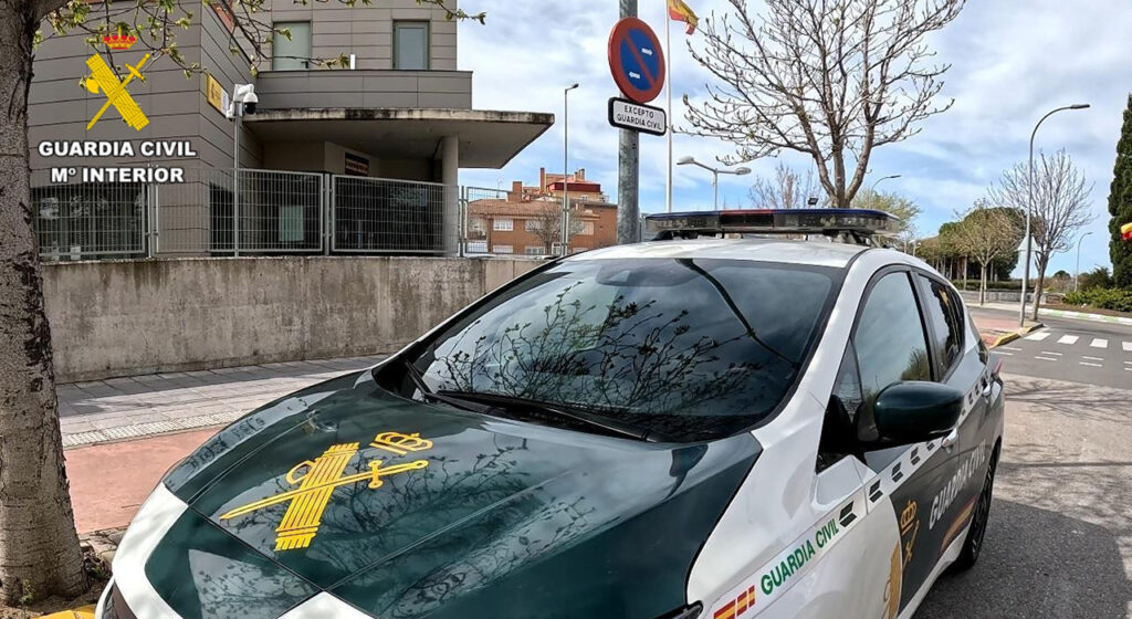 Hallan a dos personas sin vida con signos de violencia en la calle Mayorazgo de Valverde de Júcar 1 Guardia Civil