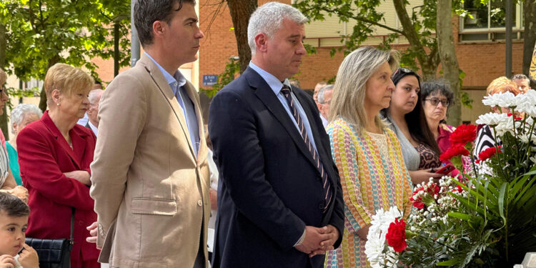 Guarinos acompaña al barrio de Los Manantiales en la celebración de San José Artesano