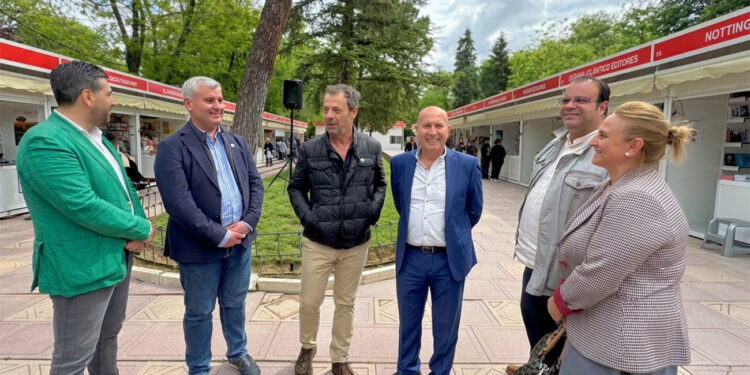 Inaugurada la Feria del Libro 2026 con más de 40 actividades, 25 casetas y el talento de Guadalajara 1 Inaugurada la Feria del Libro 2026 con más de 40 actividades, 25 casetas y el talento de Guadalajara