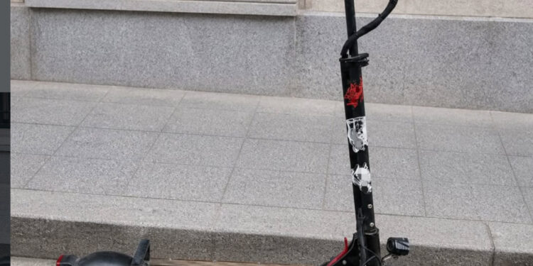 Inmovilizan en pleno centro de Cuenca un falso patinete eléctrico que alcanzaba los 80 km/h 1 Inmovilizan en pleno centro de Cuenca un falso patinete eléctrico que alcanzaba los 80 kmh