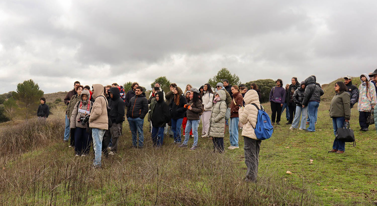 Jornada de convivencia entre pastores y universitarios al inicio de la Cañada Real