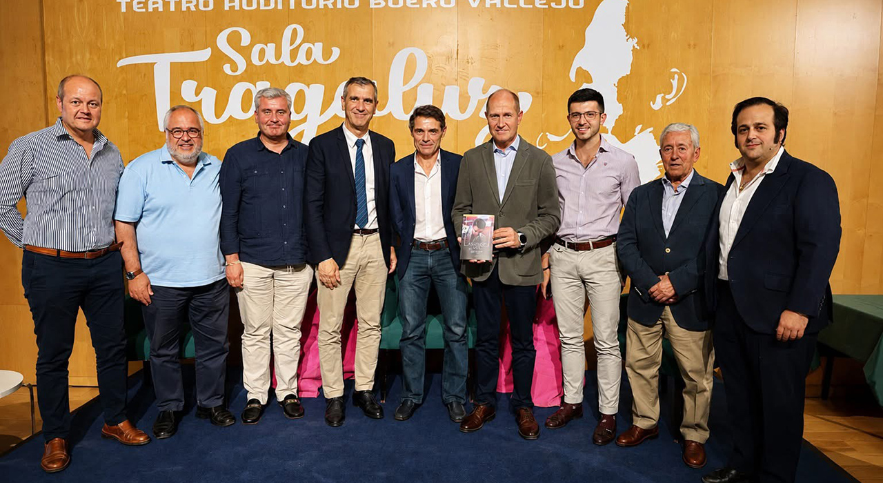 La Asociación Cultural Tercio de Quites reúne a la afición taurina de Guadalajara en un emotivo homenaje a los 25 años de alternativa de Sánchez Vara 2 La Asociación Cultural Tercio de Quites reúne a la afición taurina de Guadalajara en un emotivo homenaje a los 25 años de alternativa de Sánchez Vara