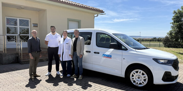 La MAS, comprometida con el medio ambiente, adquiere un nuevo vehículo híbrido enchufable para el Servicio de Laboratorio 1 La MAS, comprometida con el medio ambiente, adquiere un nuevo vehículo híbrido enchufable para el Servicio de Laboratorio