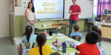 La Unidad de Salud Bucodental de Alovera conciencia a escolares de la localidad sobre la importancia de mantener una buena higiene dental