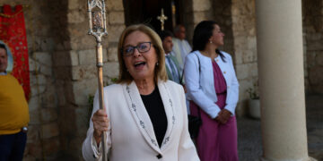 La alcaldesa de Fuentenovilla, en recuperación tras enfrentarse a unos okupas para evitar el robo de un coche