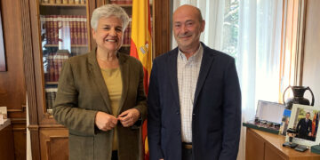 La subdelegada del Gobierno recibe al nuevo director del Centro Penitenciario de Cuenca