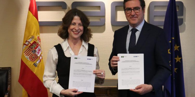 Las empresas de Cuenca se alían con la Universidad para frenar la fuga de talento y adaptar la formación al empleo local 1 Las empresas de Cuenca se alían con la Universidad para frenar la fuga de talento y adaptar la formación al empleo local