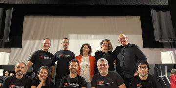 Lleno absoluto en el Teatro Moderno cinco talentos locales protagonizan el éxito del TEDxAlcarriaSt en Guadalajara