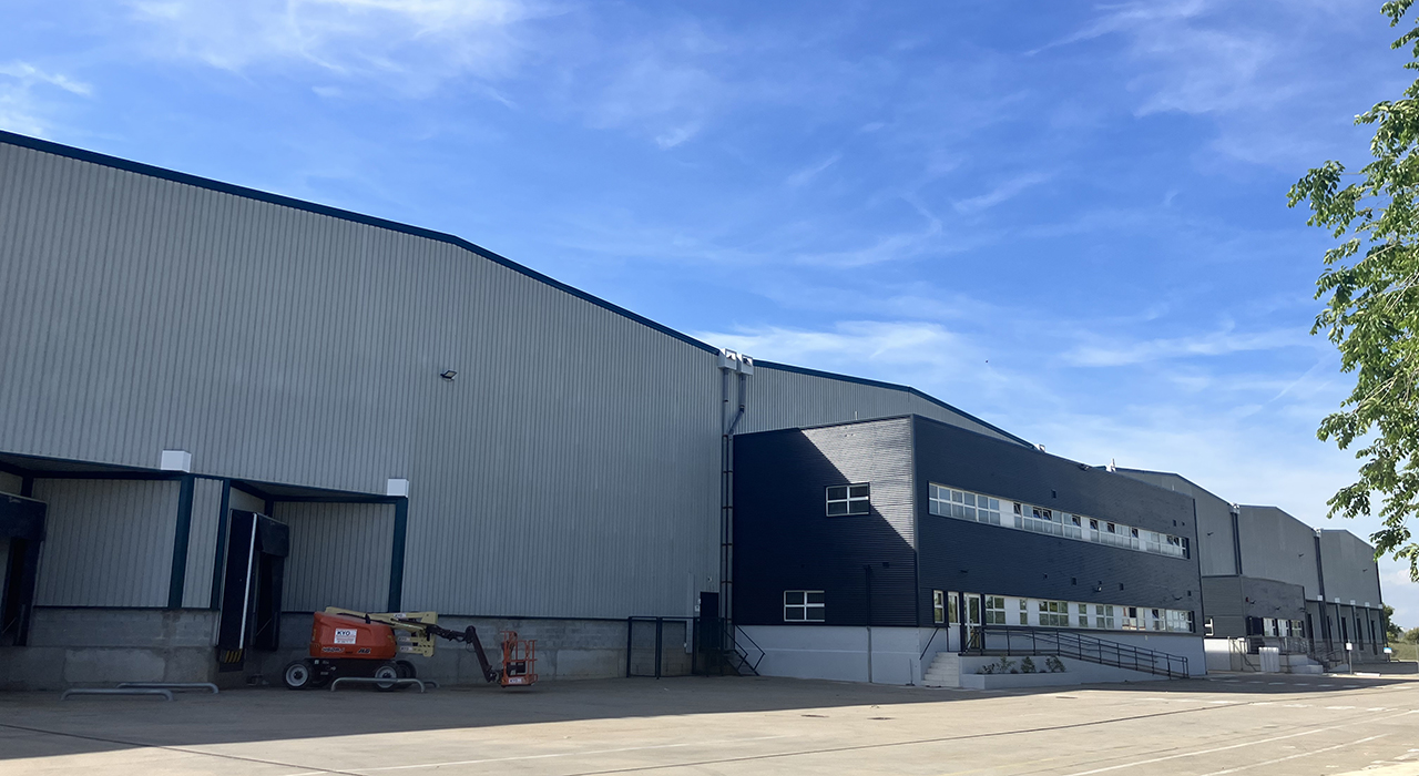 Logisfashion traslada su operativa de Cabanillas I a un nuevo centro logístico para modernizar su infraestructura