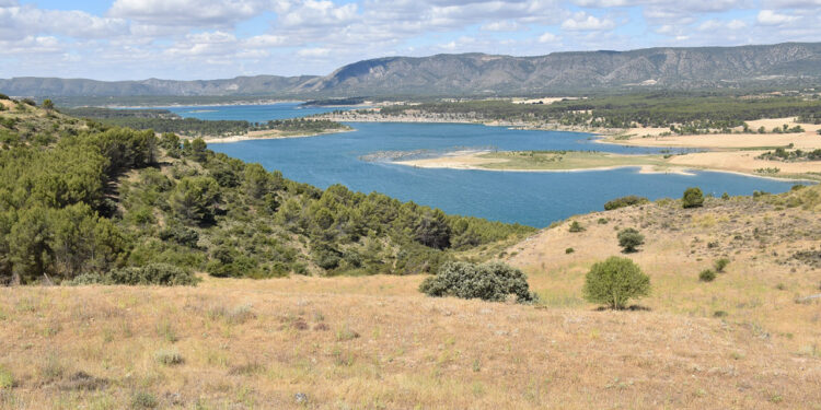 Los alcaldes de Entrepeñas y Buendía confían en que la última sentencia permita garantizar los caudales ecológicos