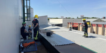 Los bomberos de Guadalajara realizan una jornada de entrenamiento especializado en la Red de Calor de Rebi