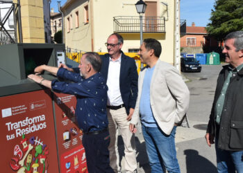 Los vecinos de 37 pueblos de Cuenca ya pueden abrir su contenedor de basura con el móvil