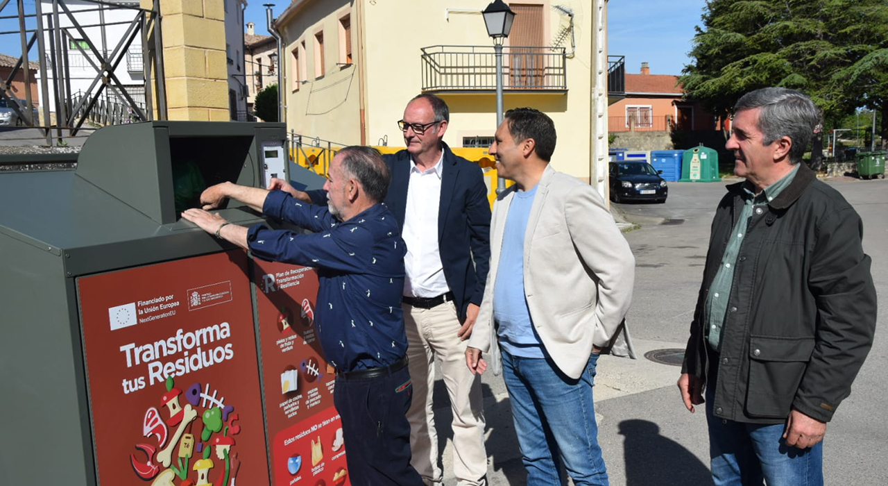 Los vecinos de 37 pueblos de Cuenca ya pueden abrir su contenedor de basura con el móvil