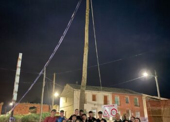 Málaga del Fresno coloca su mayo