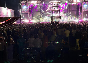 Más de 6.000 conquenses abarrotan La Fuensanta en el multitudinario cierre del Día del Vecino con la orquesta Panorama