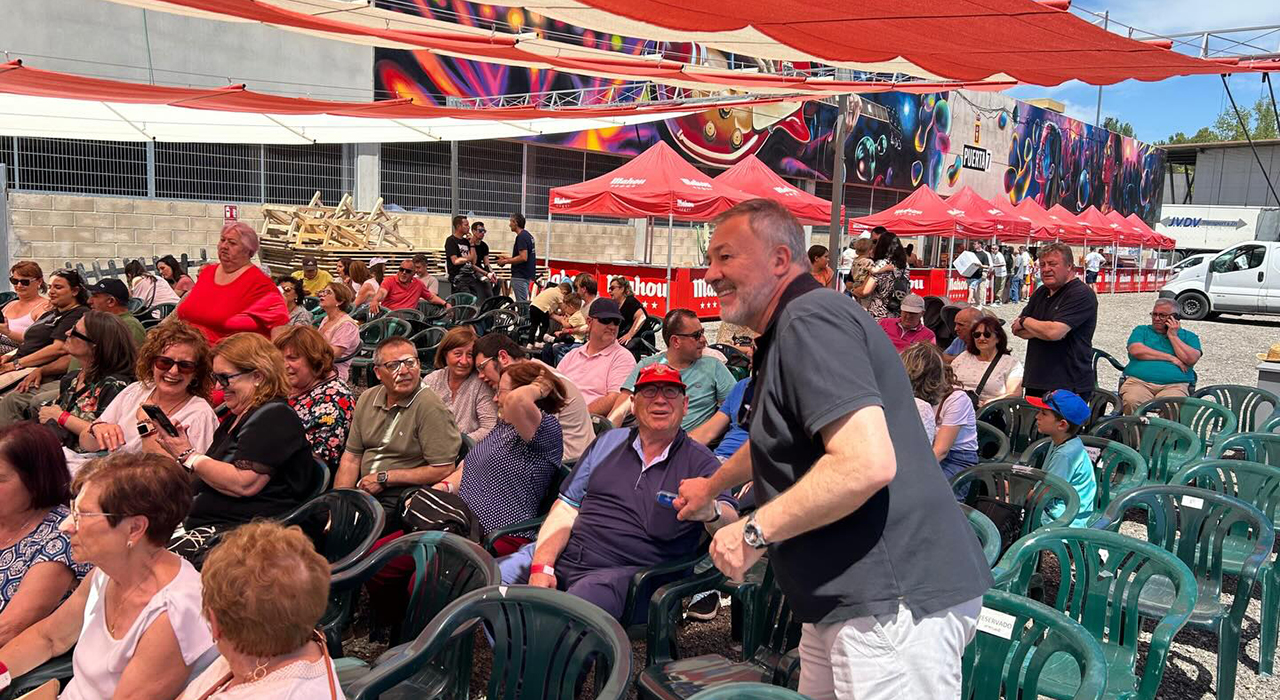 Más de 6.000 conquenses abarrotan La Fuensanta en el multitudinario cierre del Día del Vecino con la orquesta Panorama
