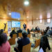 Medio centenar de empresas de Guadalajara se adelantan en Sigüenza a las nuevas facturas obligatorias de Hacienda 3 Medio centenar de profesionales, autónomos y empresarios de la provincia se han reunido este martes en la Hospedería Porta Coeli de Sigüenza para prepararse ante los nuevos requisitos de facturación digital. La jornada, organizada por la Oficina Acelera Pyme Guadalajara tanto en formato presencial como online, ha servido para desgranar los detalles del sistema VeriFactu y los plazos de adaptación que la Ley Antifraude fija para el año 2027. La sesión ha contado con las intervenciones de Víctor Pérez, representante de ADISS Software, y Jesús Moreno, director de Pedro Moreno e Hijos. Ambos expertos han detallado las exigencias técnicas que deberán cumplir los programas informáticos de las empresas, haciendo hincapié en la necesidad de contar con mecanismos de trazabilidad, control de modificaciones y conexión directa con la Agencia Tributaria. Los ponentes han insistido a los negocios locales en la importancia de anticiparse a esta obligación legal para evitar problemas de última hora. Además del marco normativo, el encuentro ha incluido un taller práctico enfocado en el abandono definitivo del papel y el Excel. Durante esta demostración, se ha evidenciado cómo las nuevas herramientas tecnológicas permiten a las empresas automatizar tareas, compartir documentos en tiempo real con las asesorías y reducir los errores contables. Desde la Oficina Acelera Pyme Guadalajara, gestionada por ADEL Sierra Norte, han recordado a los asistentes que la transición hacia la factura electrónica obligatoria no es solo un trámite legal, sino una vía directa para ganar eficiencia y competitividad en el mercado actual, manteniendo además su servicio de asesoramiento gratuito para los emprendedores de la provincia. El impulso a la digitalización rural en la Sierra Norte La llegada de VeriFactu y la obligatoriedad de la factura electrónica marcan un nuevo hito en el proceso de transformación digital que el tejido empresarial de Guadalajara lleva experimentando en los últimos meses. Según consta en los registros de Liberal de Castilla, las instituciones provinciales han intensificado recientemente sus esfuerzos para llevar la digitalización a las zonas rurales, especialmente a través de iniciativas como las de ADEL Sierra Norte. Durante el último año, la comarca ha sido escenario de diversas campañas destinadas a reducir la brecha digital en los pequeños municipios, promoviendo el uso de herramientas tecnológicas para asentar población y modernizar los negocios locales. La jornada celebrada ahora en Sigüenza supone la evolución natural de este proceso: las administraciones ya no solo buscan que las empresas rurales tengan presencia en internet o redes sociales, sino que las acompañan en la modernización interna de su gestión contable para que puedan cumplir con las mismas normativas de Hacienda que las grandes corporaciones, garantizando su viabilidad técnica de cara a 2027.