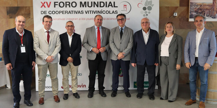 Mota del Cuervo sitúa a Cuenca en el centro del mercado global del vino con el XV Foro Mundial de Cooperativas