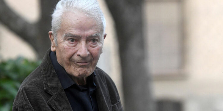 Muere el historico disenador Cruz Novillo Cuenca despide al creador de la imagen de Espana