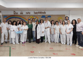 Muñecos de tela y cartas en el desayuno el Hospital de Guadalajara y ocho colegios se vuelcan con los niños ingresados