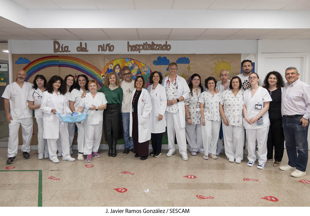 Muñecos de tela y cartas en el desayuno el Hospital de Guadalajara y ocho colegios se vuelcan con los niños ingresados 2 Muñecos de tela y cartas en el desayuno el Hospital de Guadalajara y ocho colegios se vuelcan con los niños ingresados