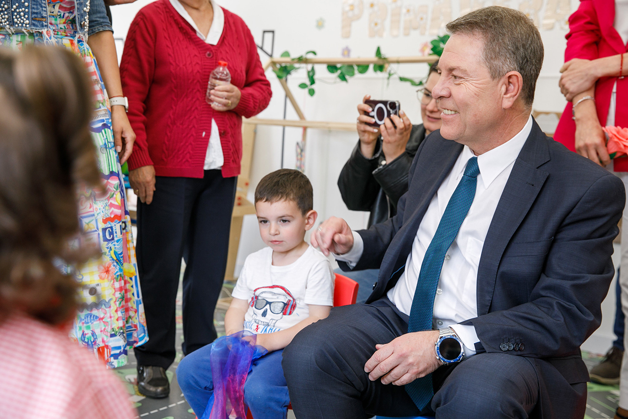 Page anuncia desde Villagarcía del Llano tres millones para ampliar el colegio rural de Chillarón 2 Page anuncia desde Villagarcía del Llano tres millones para ampliar el colegio rural de Chillaró