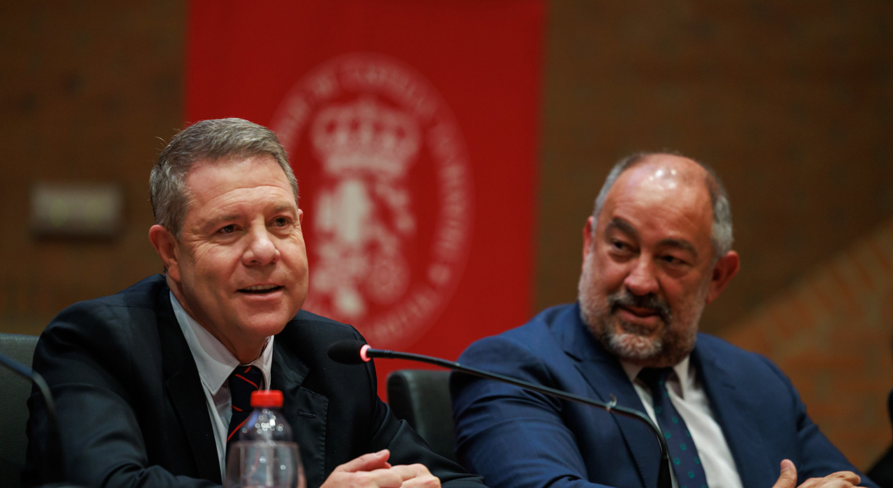 Page garantiza que el nuevo contrato-programa con la UCLM “va a ir a más, tanto en la formación como en la investigación”
