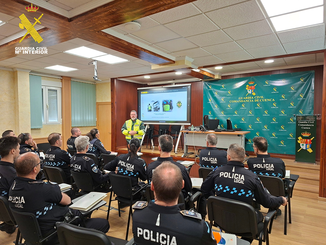 Policías locales de seis municipios conquenses se alían con la Guardia Civil para intensificar el control del transporte