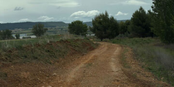 Prosiguen las labores de limpieza y desbroce de caminos en Cabanillas