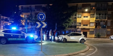 Sancionado un conductor tras provocar un accidente nocturno en la glorieta de Álvaro de Luna en Cuenca