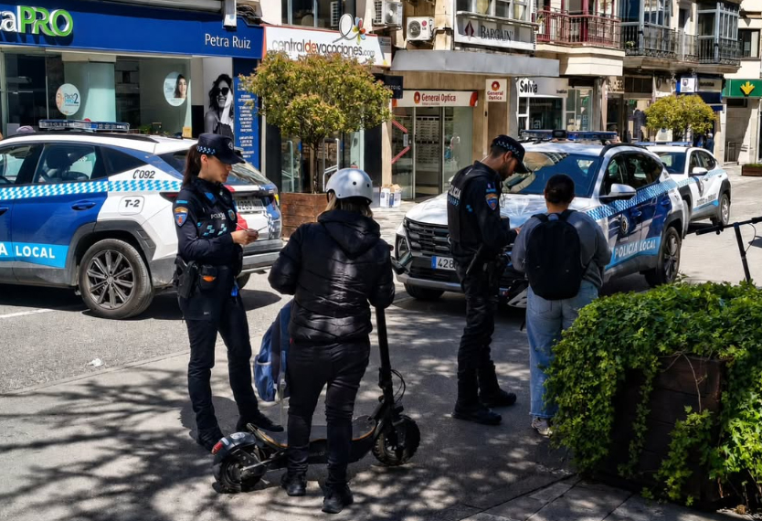 Sorpresa en los controles de Cuenca: 10 multas por el cinturón en una mañana y ultimátum a patinetes 2 Sorpresa en los controles de Cuenca 10 multas por el cinturón en una mañana y ultimátum a patinetes