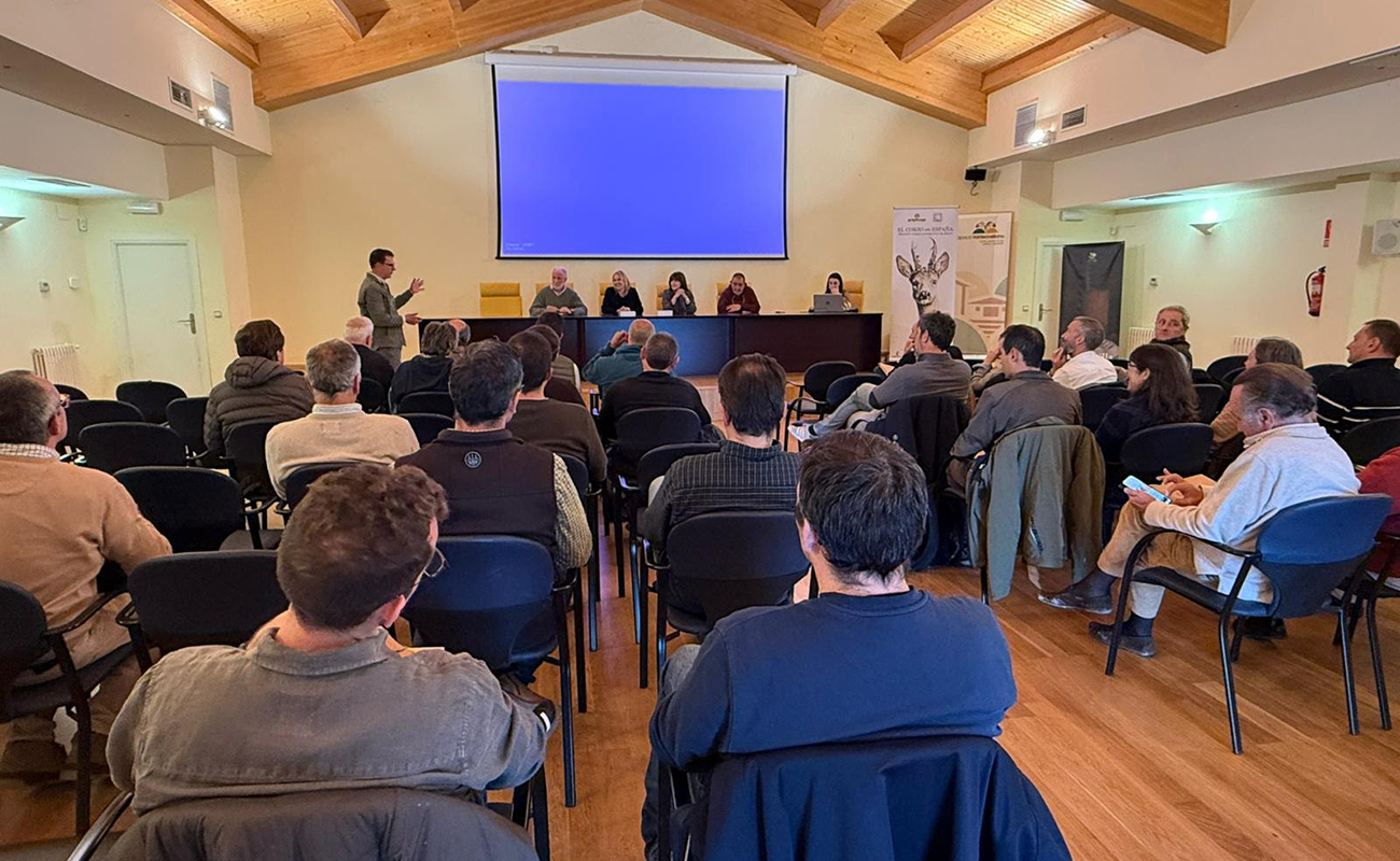 Técnicos de administraciones de 10 comunidades autónomas se reúnen para abordar la situación del corzo en España