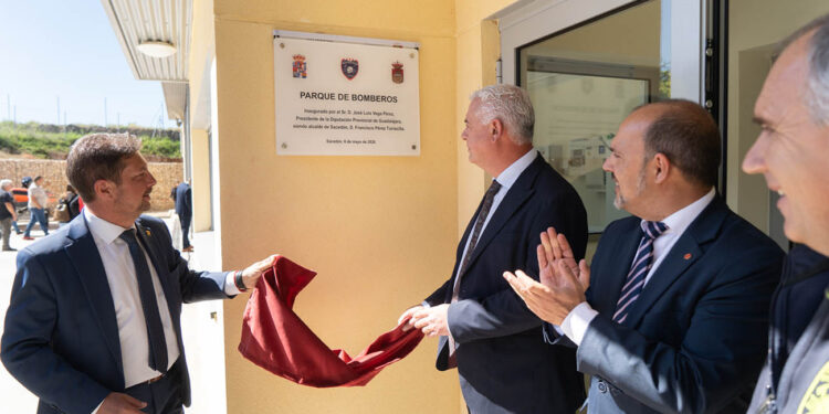 Vega inaugura el parque de bomberos de Sacedón y anuncia un centro de coordinación de incidencias provincial