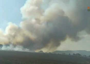 Alerta en Cuenca Cuatro incendios en una tarde movilizan a casi cien efectivos forestales