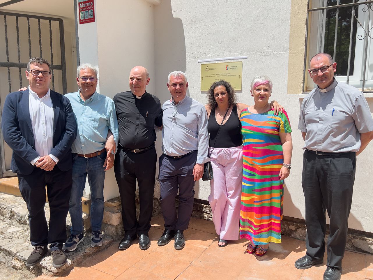 Alhóndiga inaugura un bar restaurante municipal construido y equipado con el apoyo económico de la Diputación