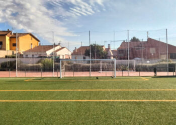 Cabanillas frena la caída de balones a viviendas vecinas con el nuevo vallado del Ramiro Almendros