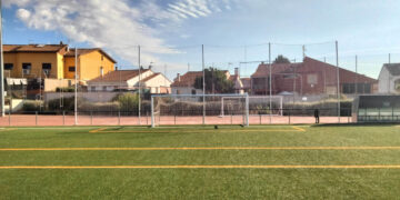 Cabanillas frena la caída de balones a viviendas vecinas con el nuevo vallado del Ramiro Almendros