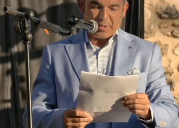 El valor histórico de la viticultura en Fuentesclaras protagoniza el pregón de Rodrigo Fernández