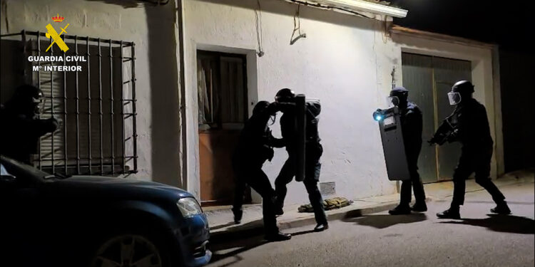 Cuatro detenidos en San Clemente por repartir droga usando patinetes