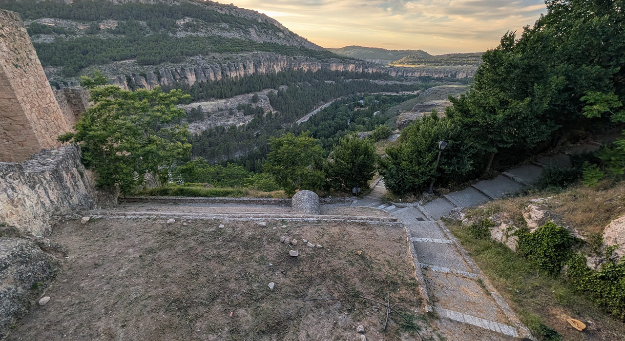 Cuenca en Marcha preguntará por la tala de cipreses en el entorno del Arco de Bezudo 3 Cuenca en Marcha preguntará por la tala de cipreses en el entorno del Arco de Bezudo