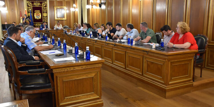 Cuenca inyecta un millón de euros para la recogida de basura y reactiva la lucha contra la plaga de conejos