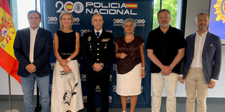 Cuenca rinde homenaje a los 188 policías nacionales víctimas del terrorismo para preservar su memoria 1 Cuenca rinde homenaje a los 188 policías nacionales víctimas del terrorismo para preservar su memoria