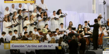 De Beteta al Estadio Olímpico la familia conquense que ha puesto música a la histórica vigilia del Papa en Barcelona
