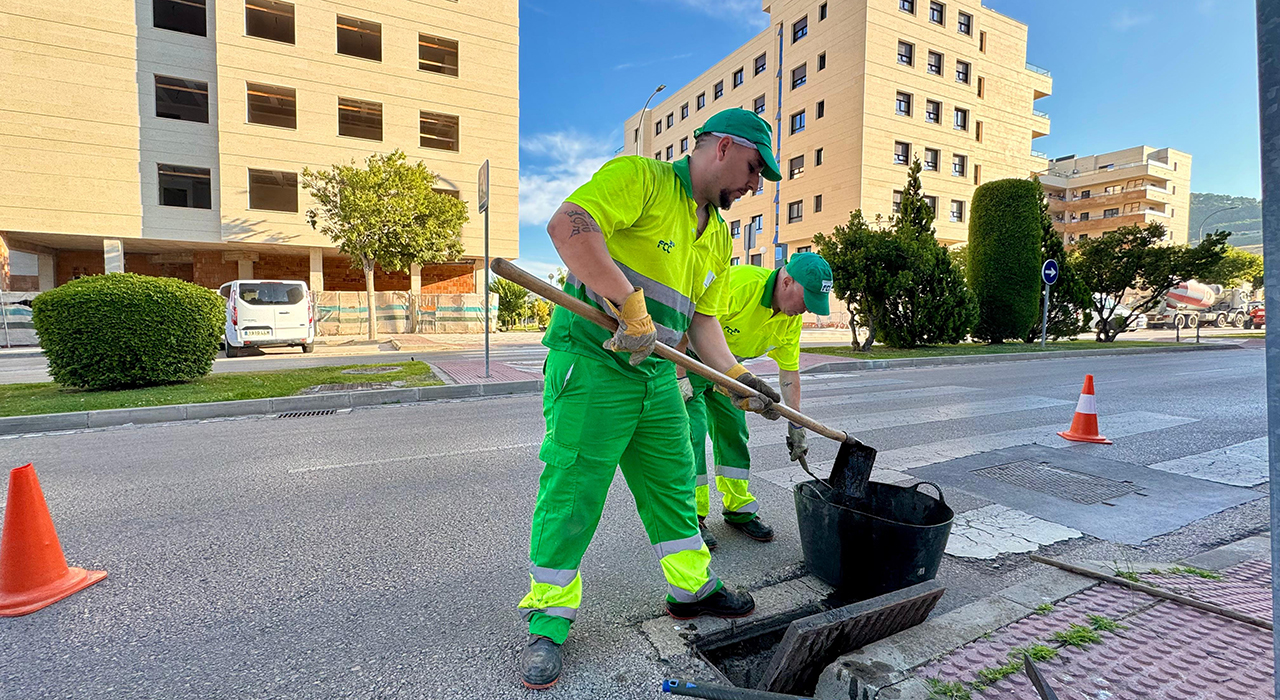 El Ayuntamiento de Cuenca continúa la Campaña de Limpieza Intensiva en Villa Román 2 El Ayuntamiento de Cuenca continúa la Campaña de Limpieza Intensiva en Villa Román