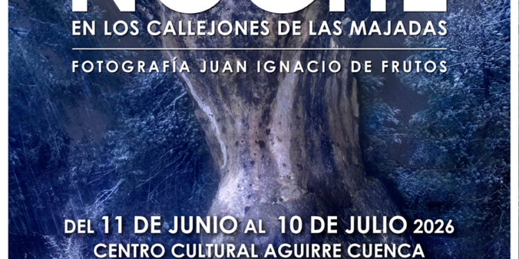 El Centro Cultural Aguirre acoge la exposición ‘Noche en los Callejones de Las Majadas’, de Juan Ignacio de Frutos 1 La sala de exposiciones del Centro Cultural Aguirre acoge desde este jueves 11 de junio y hasta el día 10 de abril la exposición del diseñador gráfico, escultor y fotógrafo Juan Ignacio de Frutos, reconocido a nivel nacional, titulada ‘Noche en los Callejones de Las Majadas’ dentro del proyecto ‘Días de Arte Conquense’ de la Concejalía de Cultura del Ayuntamiento de Cuenca, con la edil María Ángeles Martínez a la cabeza, y coordinado por Carlos Codes. Con más de treinta años de oficio, el artista nos ofrece un trabajo fotográfico muy personal en el que muestra un espacio natural de la Serranía de Cuenca lleno de belleza e interés, tanto desde el punto de vista geológico como artístico. Según explica el propio Juan Ignacio de Frutos: Esta exposición es el resultado de la colaboración entre el artista y la naturaleza. Mi labor como fotógrafo ha sido trabajar de noche sobre esas formaciones calizas mediante el uso de la luz como herramienta creativa. La experiencia es tremendamente sensorial. Adentrarte en un bosque de noche agudiza nuestro oído, el olfato y nos desconecta del mundo relativamente seguro y conocido que es el día con su luz. Es en ese momento cuando la imaginación abre sus puertas y comienza el proceso de crear imágenes sin apenas ver la escena que estamos pintando. Cada fotografía es única e irrepetible, ya que es imposible iluminar dos veces la misma escena del mismo modo, con el mismo tiempo en cada parte de la imagen y desde el mismo ángulo. Esto hace el trabajo mucho más interesante. No pretendo mostrar los Callejones de noche, quiero compartir una noche en los Callejones desde un muy subjetivo punto de vista. Además, en esta exposición también se pueden ver esculturas de la serie ‘Segunda vida’ realizadas con madera policromada. Y ahora, adentrémonos en la NOCHE. INAUGURACIÓN: jueves 11 de junio de 2026 a las 20:00 horas HORARIO: de lunes a viernes de 9:00 a 14:00 y de 17:00 a 21:00 horas